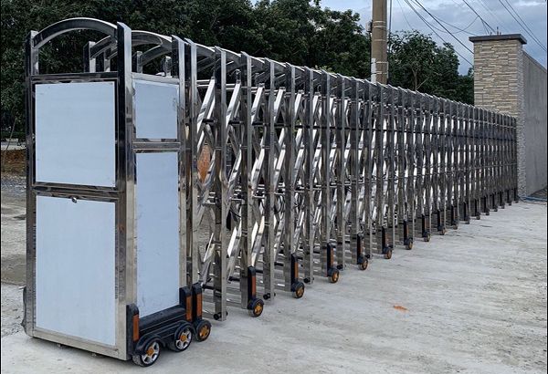 Cửa cổng xếp inox